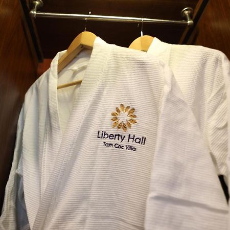 ลิเบอร์ตี้ ฮอลล์ ตัมก็อก โฮเทล แอนด์ วิลลา Hotel นิญบิ่ญ ภายนอก รูปภาพ