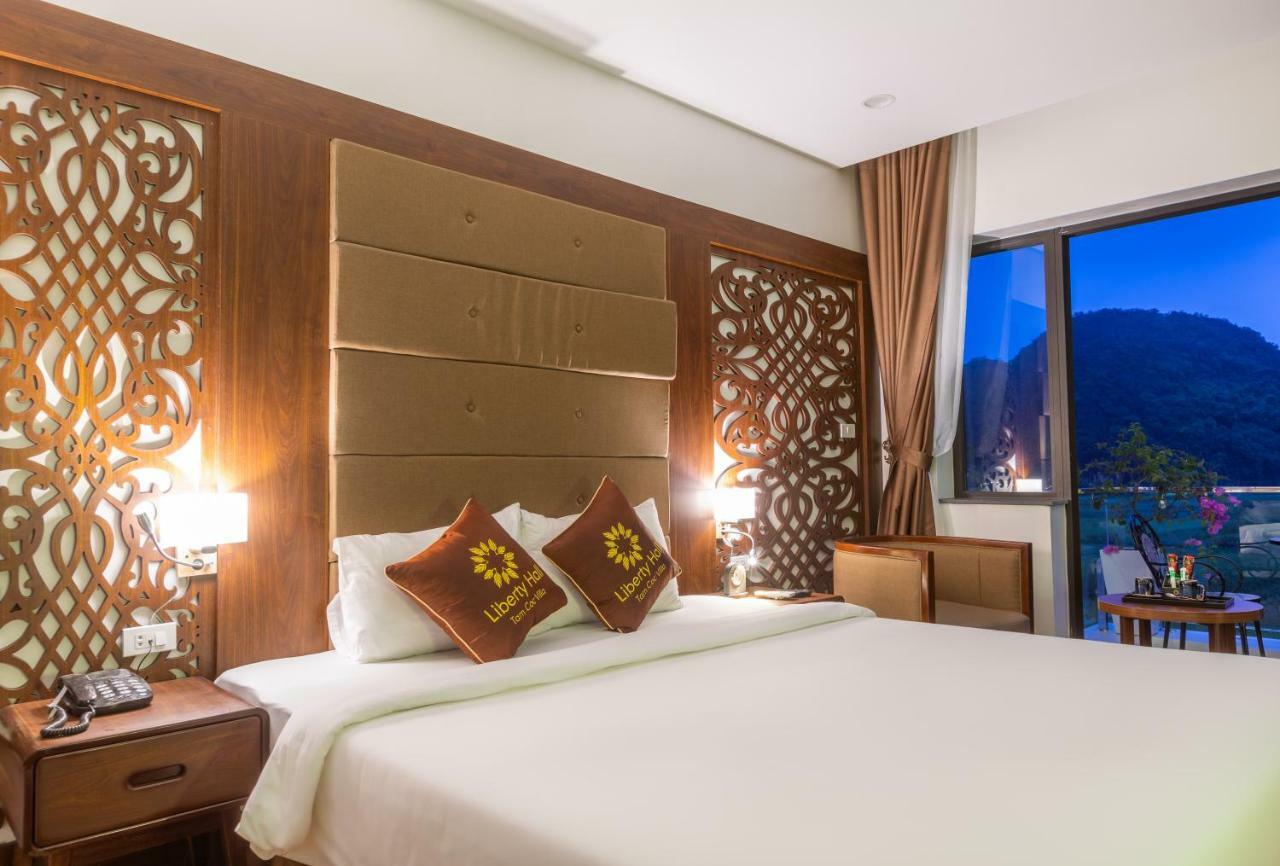 ลิเบอร์ตี้ ฮอลล์ ตัมก็อก โฮเทล แอนด์ วิลลา Hotel นิญบิ่ญ ภายนอก รูปภาพ